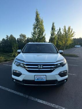 White 2016 Honda Pilot Elite