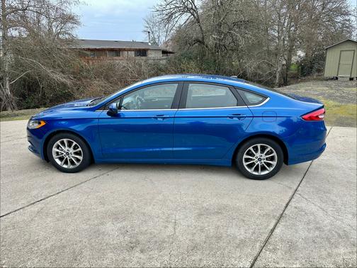 Blue 2017 Ford Fusion SE