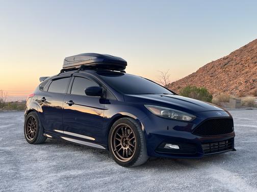 2017 Ford Focus ST Base
