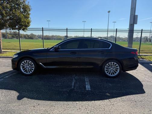 2021 BMW 530 i