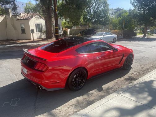 2017 Ford Shelby GT350 Base