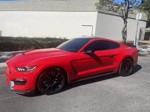 2017 Ford Shelby GT350 Base