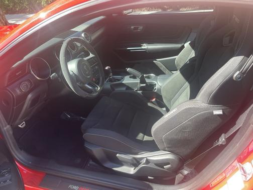 2017 Ford Shelby GT350 Base