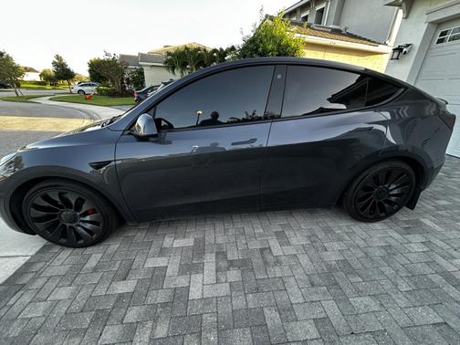 2023 Tesla Model Y Performance