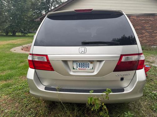 Silver 2005 Honda Odyssey EX-L