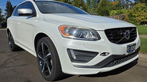 2016 Volvo XC60 T6 R-Design Platinum