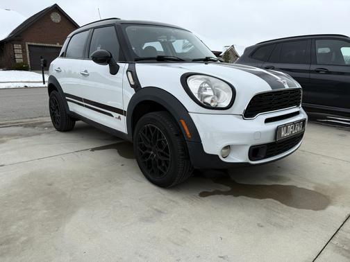2012 MINI Cooper S Countryman Base