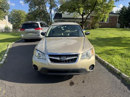 Gold 2009 Subaru Outback 2.5 i