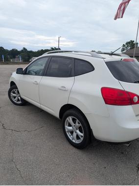 White 2009 Nissan Rogue SL