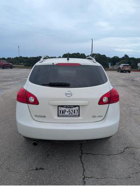 White 2009 Nissan Rogue SL