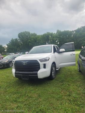 White 2023 Toyota Tundra SR5