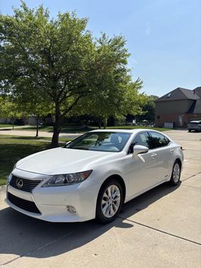 2013 Lexus ES 300h Base