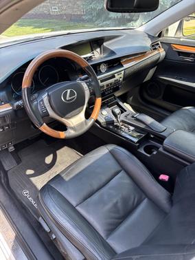 2013 Lexus ES 300h Base