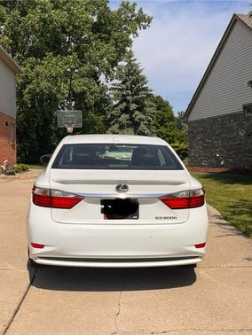 2013 Lexus ES 300h Base