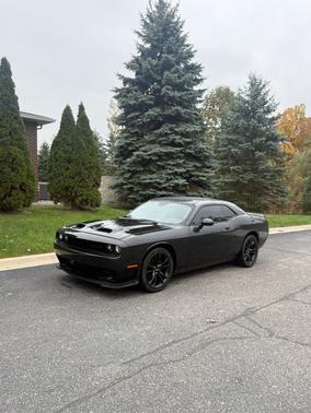 Black 2018 Dodge Challenger SXT
