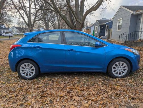 2017 Hyundai Elantra GT Base