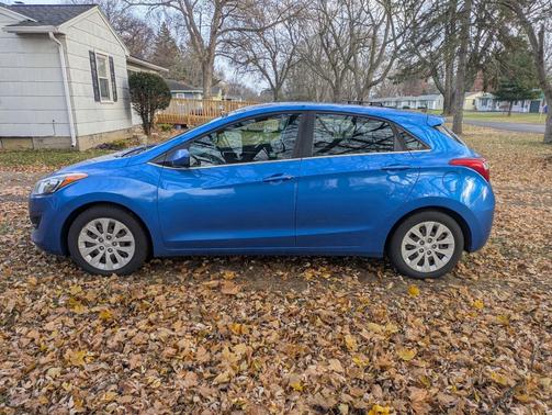 2017 Hyundai Elantra GT Base