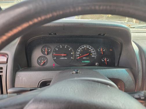 2000 Jeep Grand Cherokee Laredo 4WD