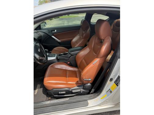 2010 Hyundai Genesis Coupe 3.8 Grand Touring