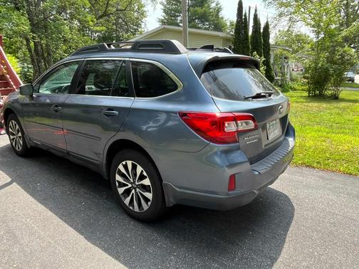 Blue 2016 Subaru Outback 3.6R Limited