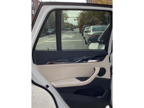 Photo 2 of 9 of 2019 BMW X1 xDrive28i