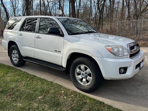 White 2007 Toyota 4Runner SR5