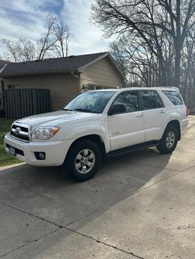 White 2007 Toyota 4Runner SR5