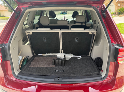 Red 2018 Volkswagen Atlas 2.0T SE