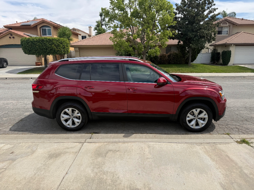 Red 2018 Volkswagen Atlas 2.0T SE