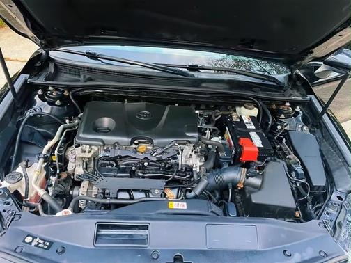 Black 2019 Toyota Camry LE