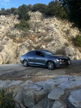 Gray 2016 Volkswagen Jetta 1.4T S