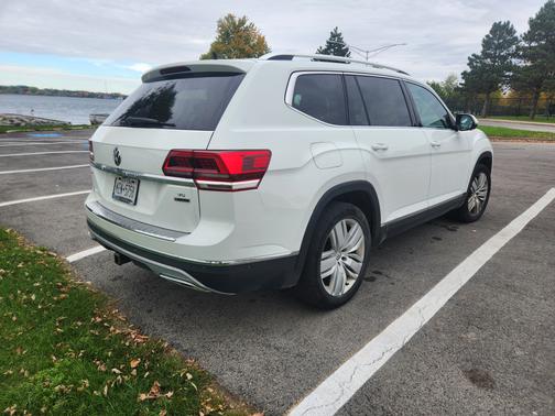 2019 Volkswagen Atlas 3.6L SEL Premium