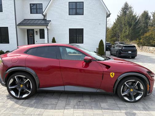 2025 Ferrari Purosangue AWD