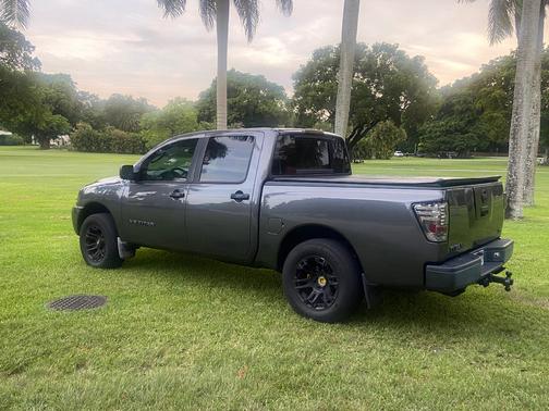 2006 Nissan Titan XE Crew Cab