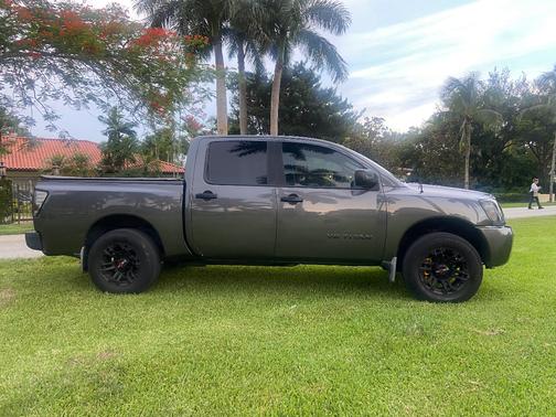 2006 Nissan Titan XE Crew Cab