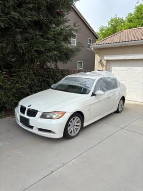 White 2006 BMW 325 i