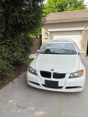 White 2006 BMW 325 i