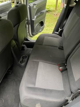 Photo 4 of 24 of 2011 Jeep Compass Sport