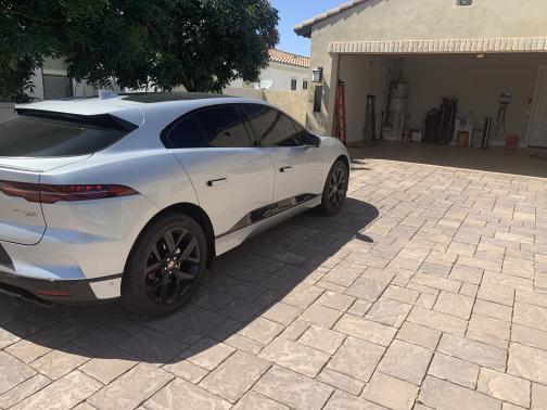Photo 4 of 9 of 2019 Jaguar I-PACE SE