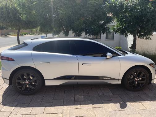 Photo 1 of 9 of 2019 Jaguar I-PACE SE