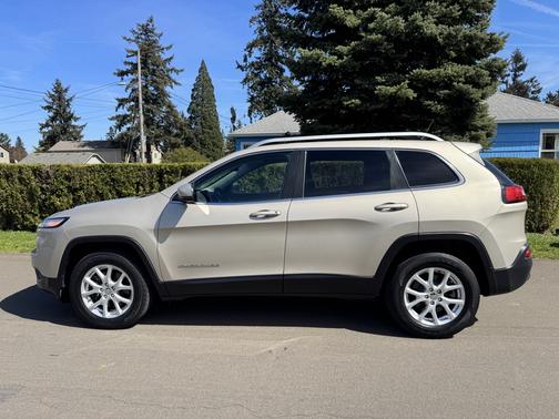 Gold 2015 Jeep Cherokee Latitude