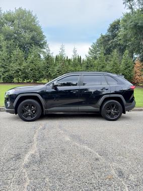 Black 2019 Toyota RAV4 XLE