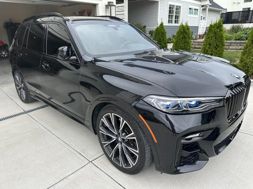 2022 BMW X7 M50i
