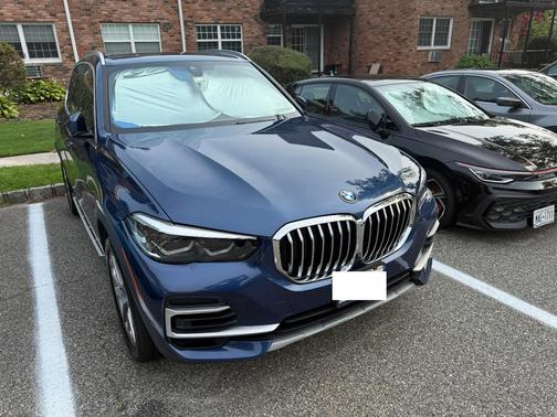 Blue 2022 BMW X5 xDrive40i