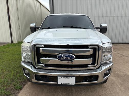 White 2011 Ford F-250 Lariat