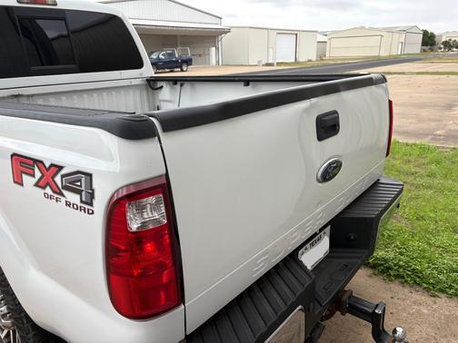 White 2011 Ford F-250 Lariat