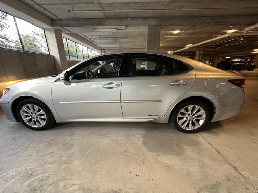 2013 Lexus ES 300h Base
