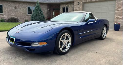 Blue 2004 Chevrolet Corvette Base