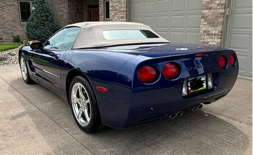 Blue 2004 Chevrolet Corvette Base