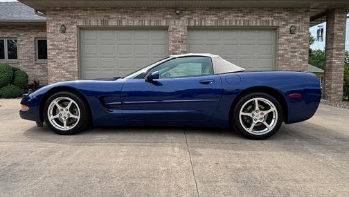 Blue 2004 Chevrolet Corvette Base